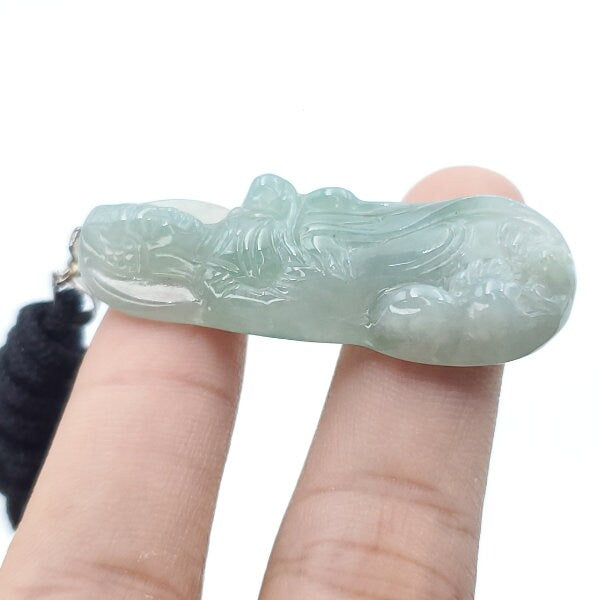 Yingmart  Light Green Guan-yin Buddha Burmese Myanmar Genuine Jadeite Jade Grade A Hand Craving Semi-Translucent Pedant with S925 Hook