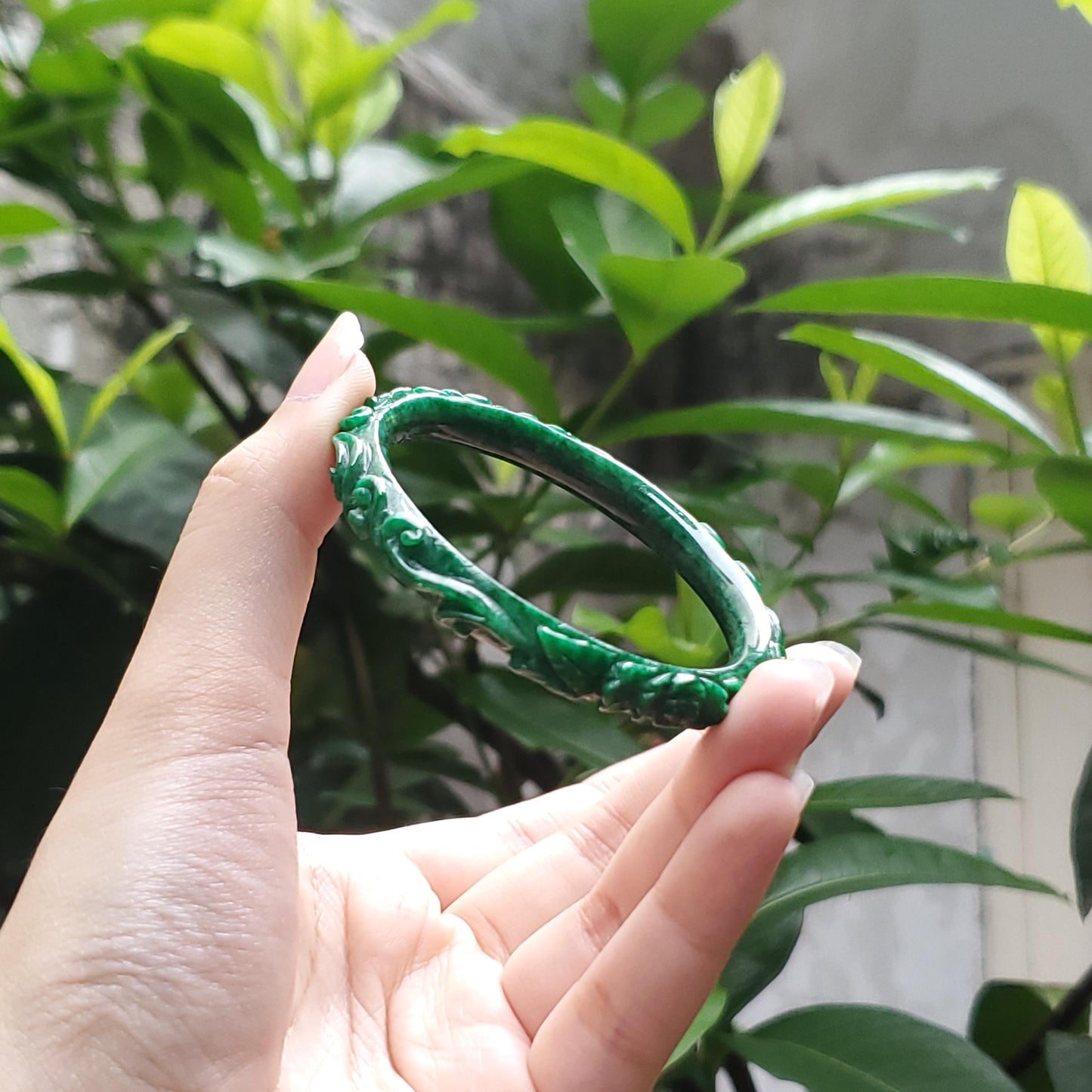 High Quality 52–54mm Jadeite Jade Green Bangle Gift for Her Grandma Mother Sister Mens Feng Shui Personalized