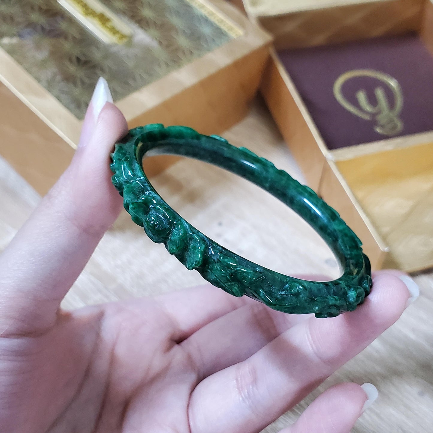 High Quality 52–54mm Jadeite Jade Green Bangle Gift for Her Grandma Mother Sister Mens Feng Shui Personalized