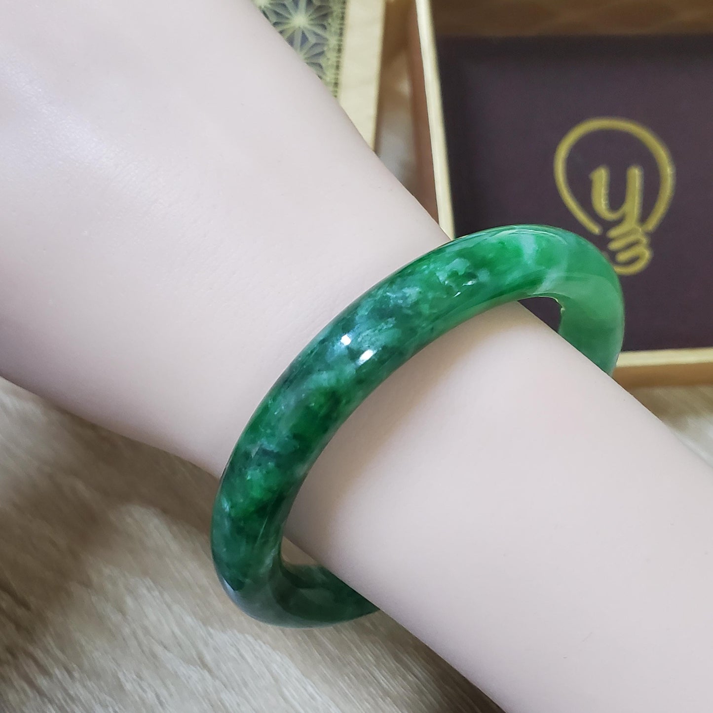 High Quality 48–72mm Jadeite Jade Green White YingMart Bangle Gift for Her Sister Grandma Mens Mom Feng Shui Personalized