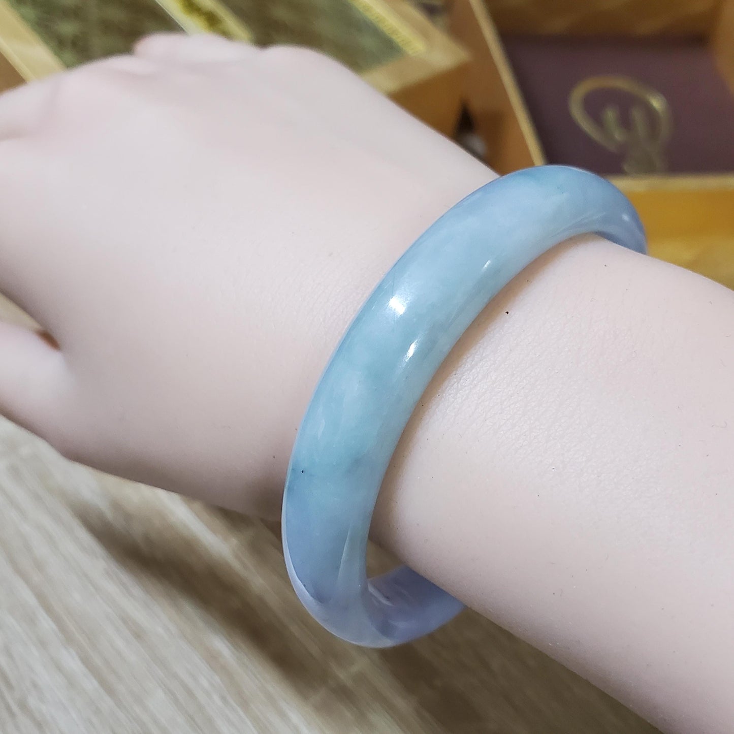 High Quality 48–72mm Natural-Colour Jade Very Light Purple to Light Green Bangle Gift for Her Mom Grandma Feng Shui Personalized