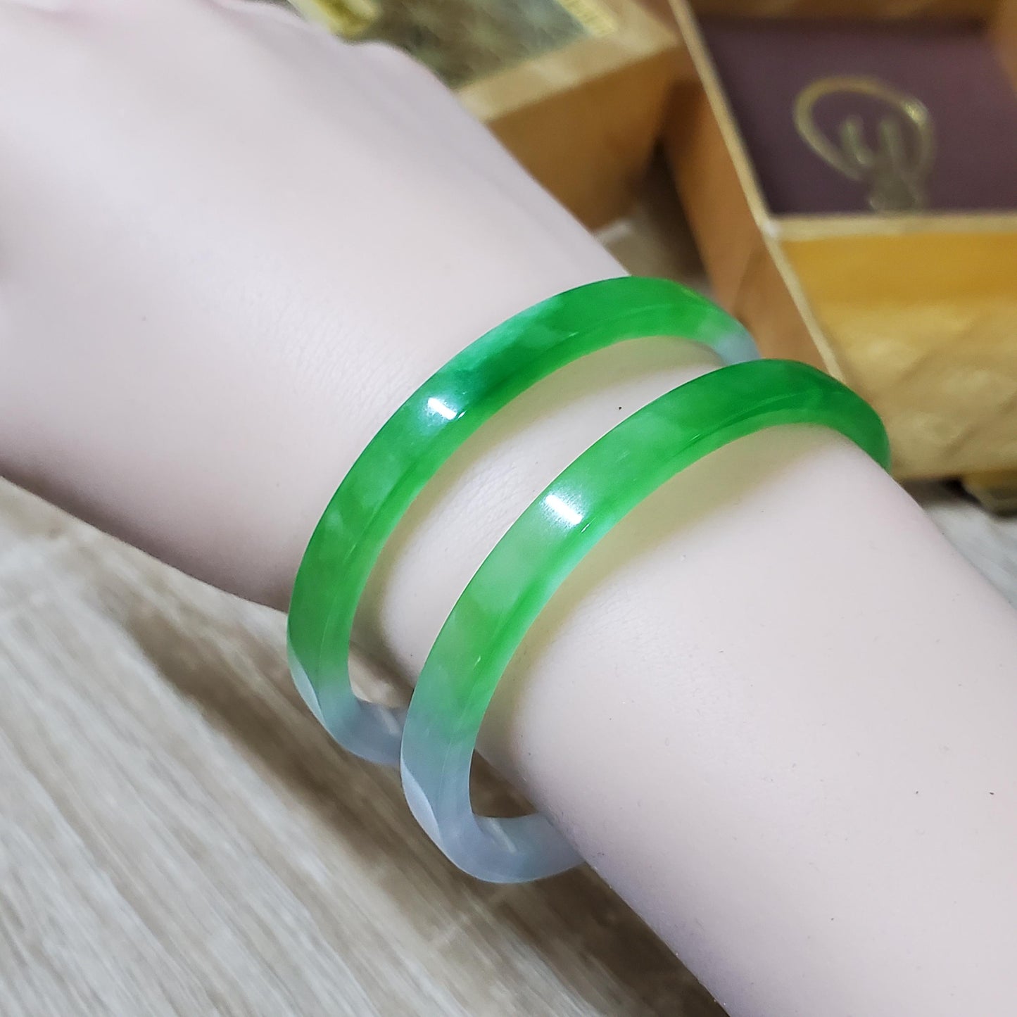 YingMart 48–72mm Jadeite Jade White Green Bangle Bracelets Gift for Her Grandma Mother Mens Personalized Feng Shui Jewelry