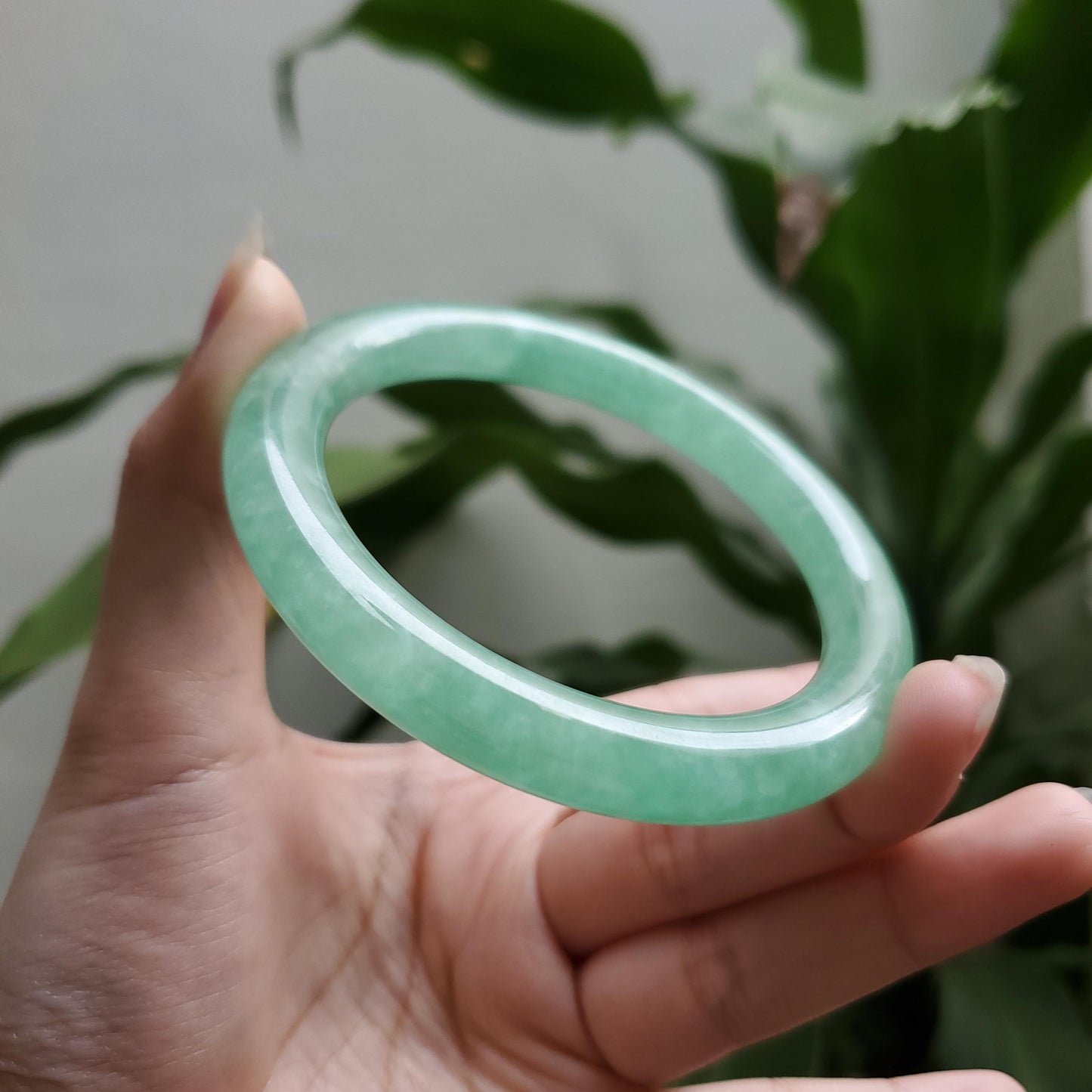 High Quality 48–72mm Jadeite Jade Light Green to Green YingMart Bangle Bracelets Gift for Her Mom Sister Grandma Feng Shui