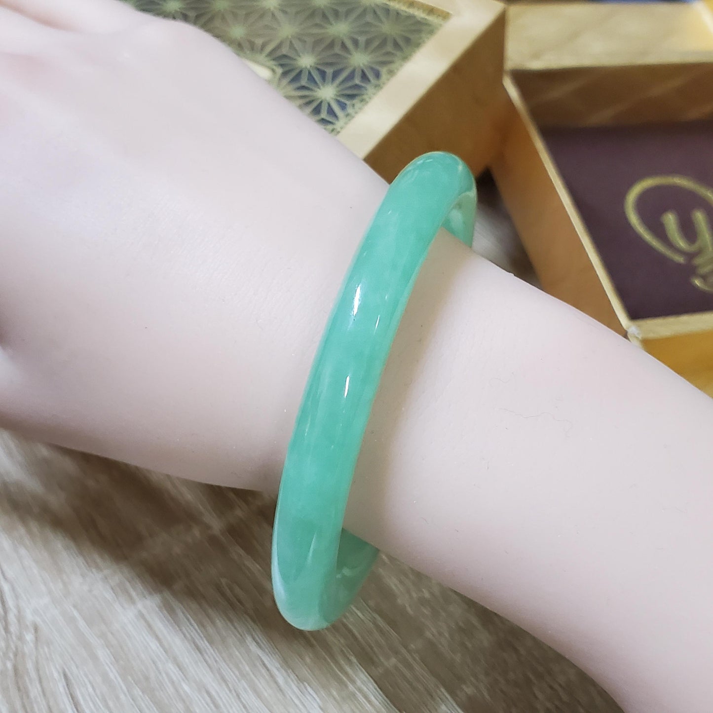 High Quality 48–72mm Jadeite Jade Light Green to Green YingMart Bangle Bracelets Gift for Her Mom Sister Grandma Feng Shui