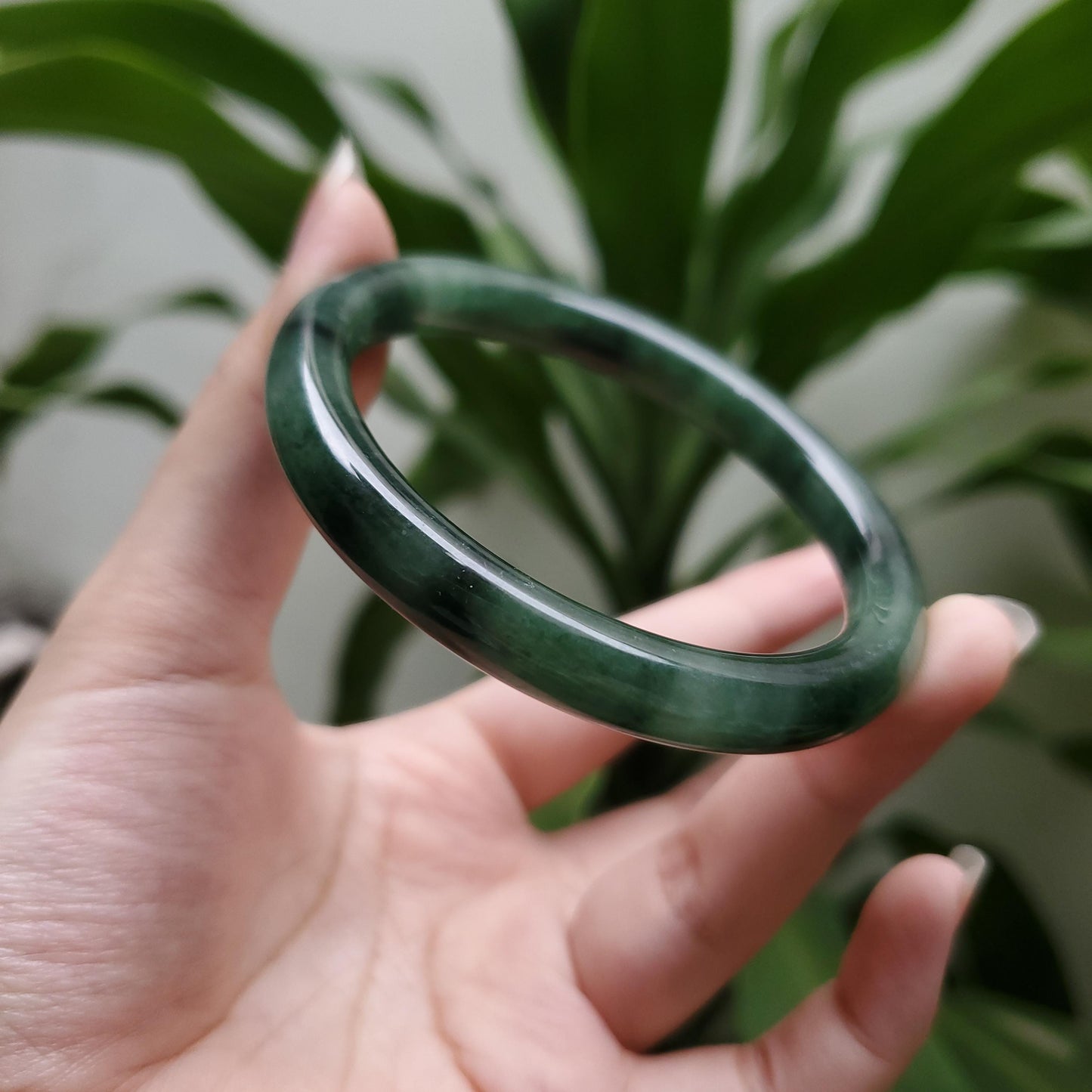 High Quality 48–60mm Jadeite Jade Round Green Olive Black YingMart Bangle Gift for Her Mother Mens Sister Feng Shui
