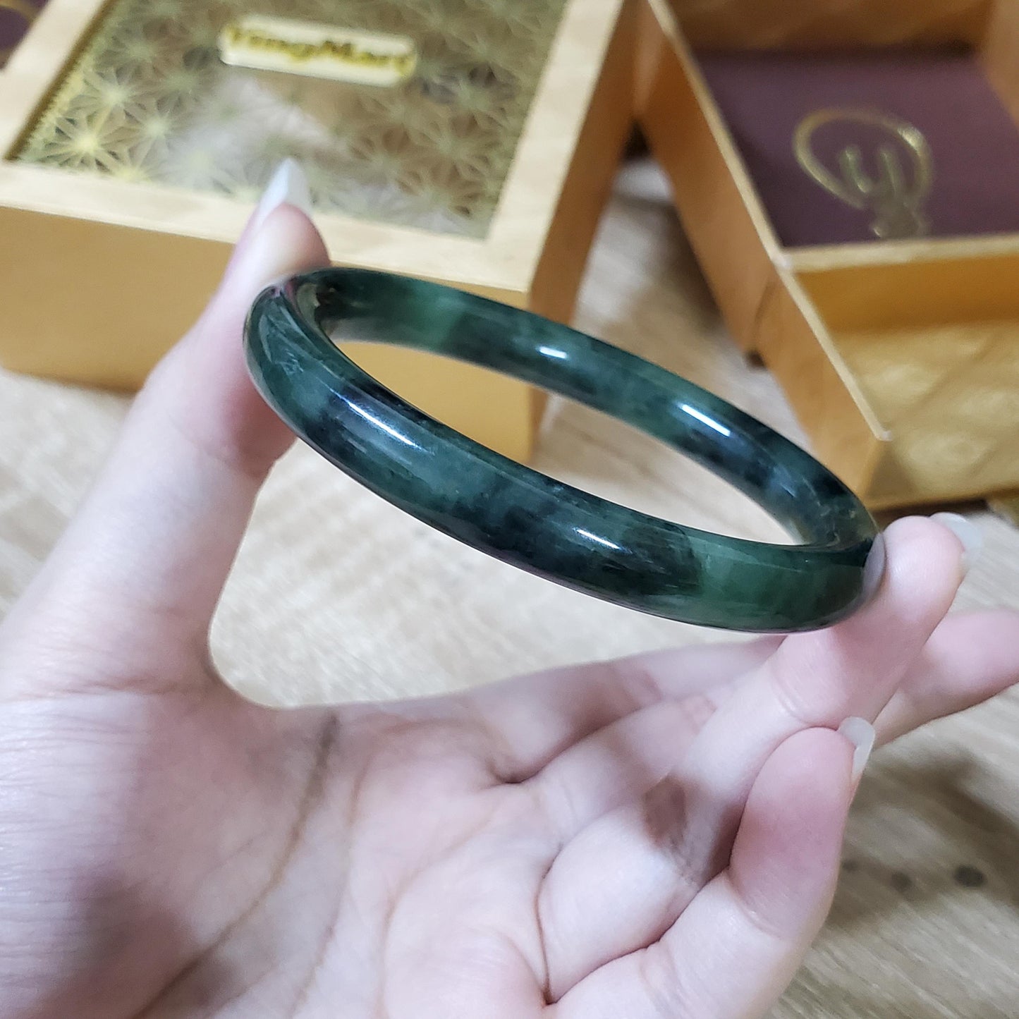 High Quality 48–60mm Jadeite Jade Round Green Olive Black YingMart Bangle Gift for Her Mother Mens Sister Feng Shui