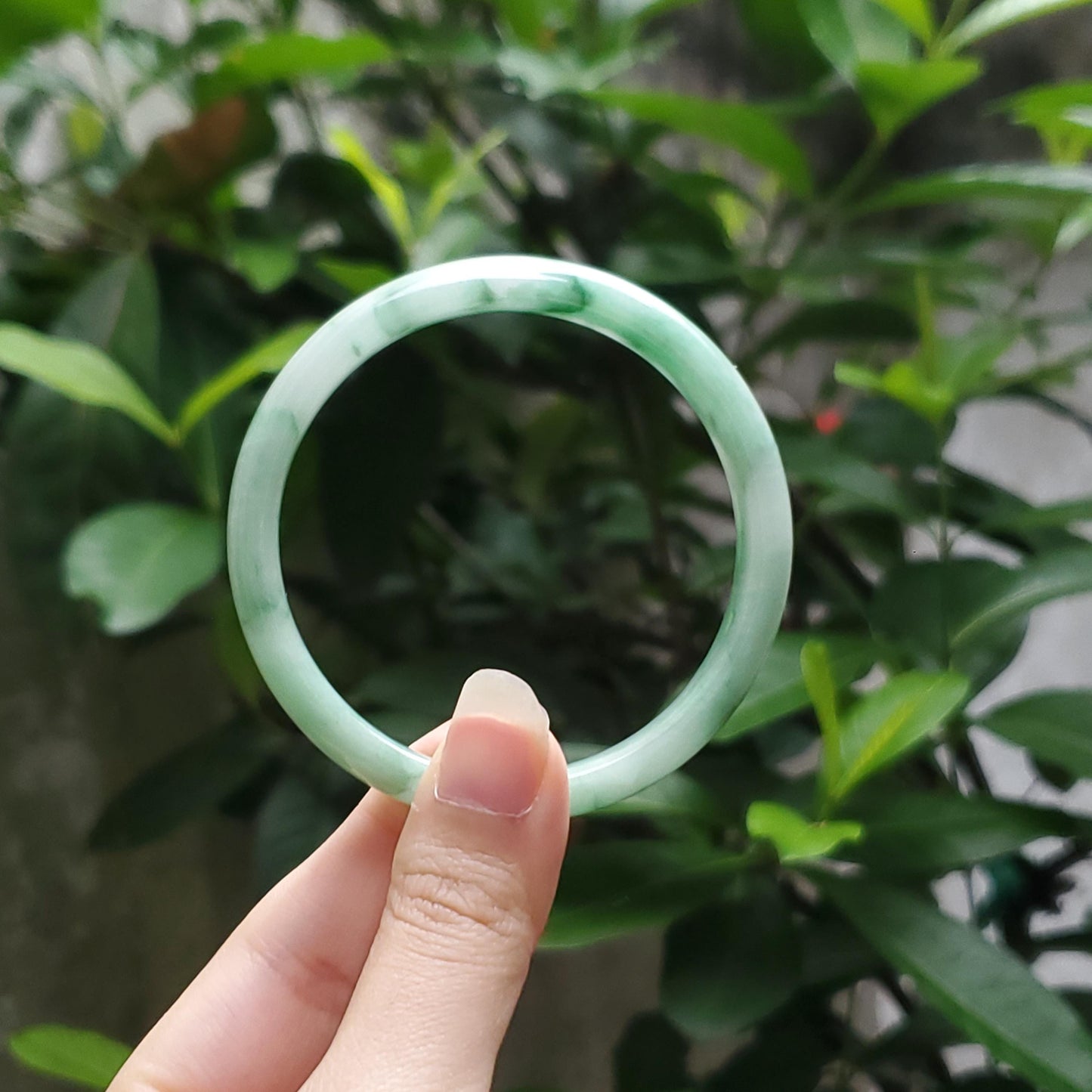 High Quality 48–72mm Jadeite Jade White to Green YingMart Bangle Gift for Her Mom Sister Grandma Mens Feng Shui Personalized