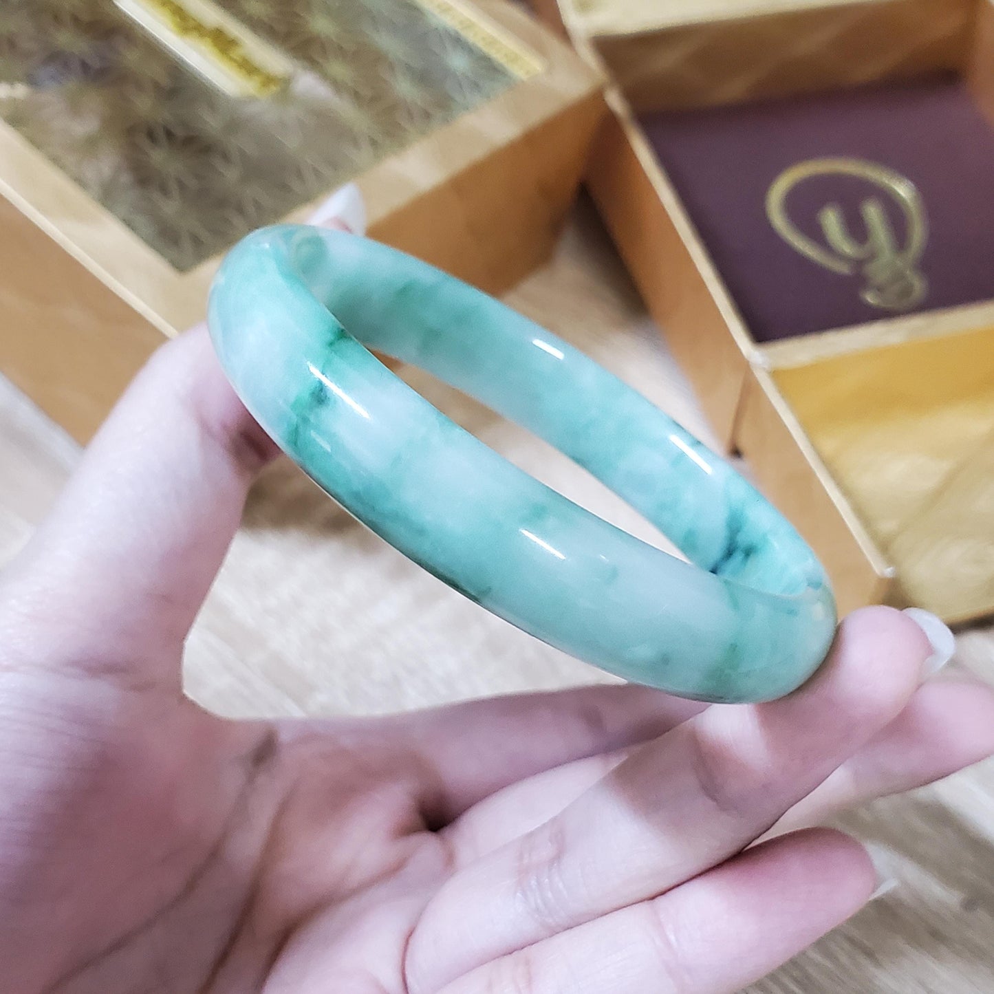 High Quality 48–72mm Jadeite Jade White to Green YingMart Bangle Gift for Her Mom Sister Grandma Mens Feng Shui Personalized