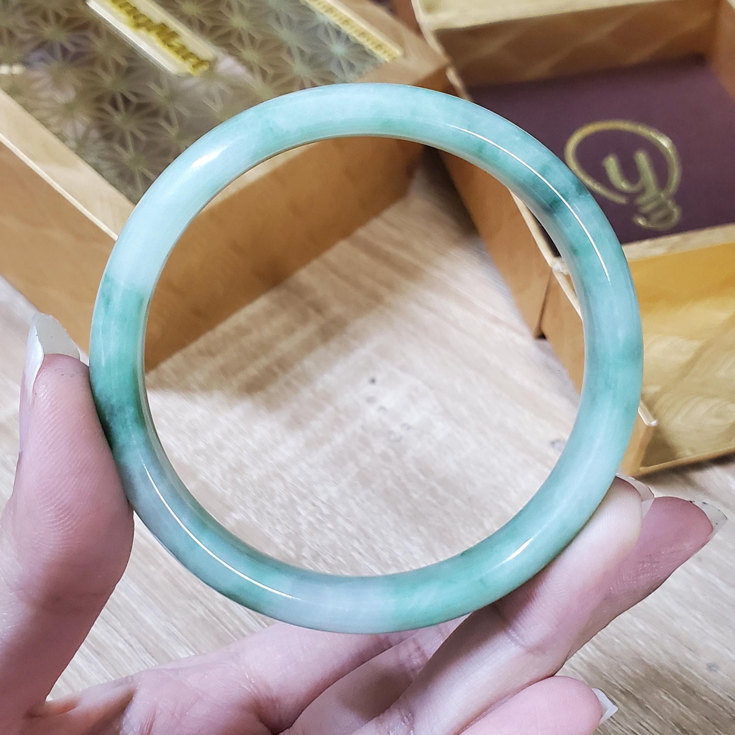 High Quality 48–72mm Jadeite Jade White to Green YingMart Bangle Gift for Her Mom Sister Grandma Mens Feng Shui Personalized