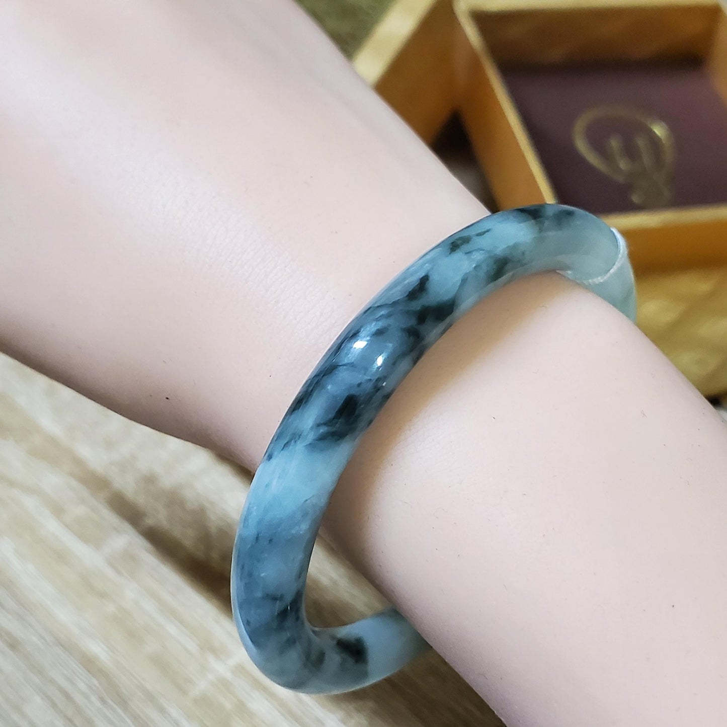 High Quality 48–72mm Natural-Colour Jade White Black Veins Bangle Bracelets Gift for Her Mom Grandma Feng Shui Personalized Jewelry