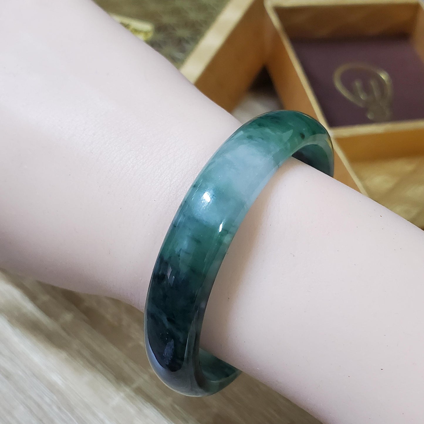 High Quality 48–72mm Natural-Colour Jade Green Bangle Gift for Her Mom Grandma Feng Shui Personalized Bracelets Jewelry