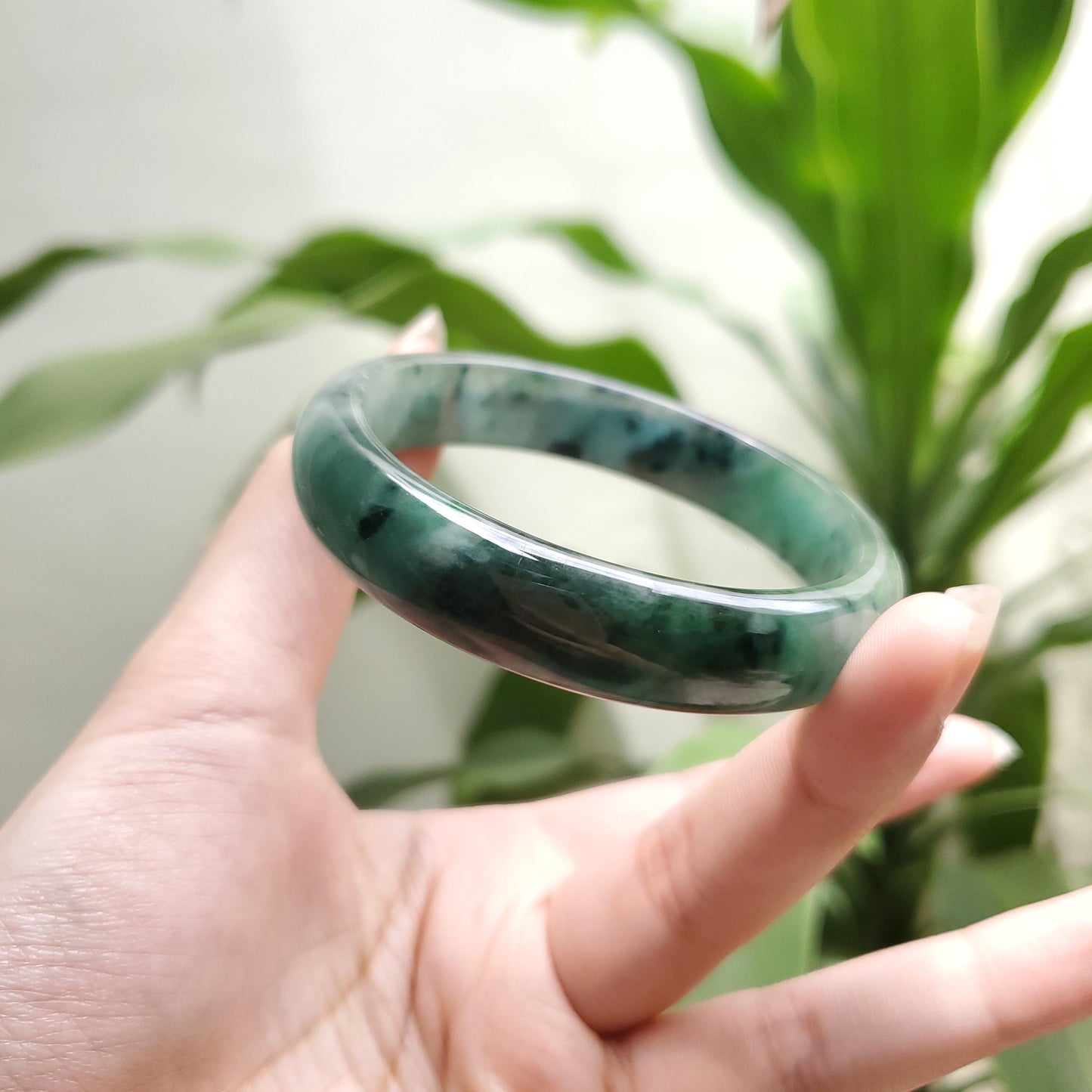 High Quality 48–72mm Natural-Colour Jade Green Bangle Gift for Her Mom Grandma Feng Shui Personalized Bracelets Jewelry