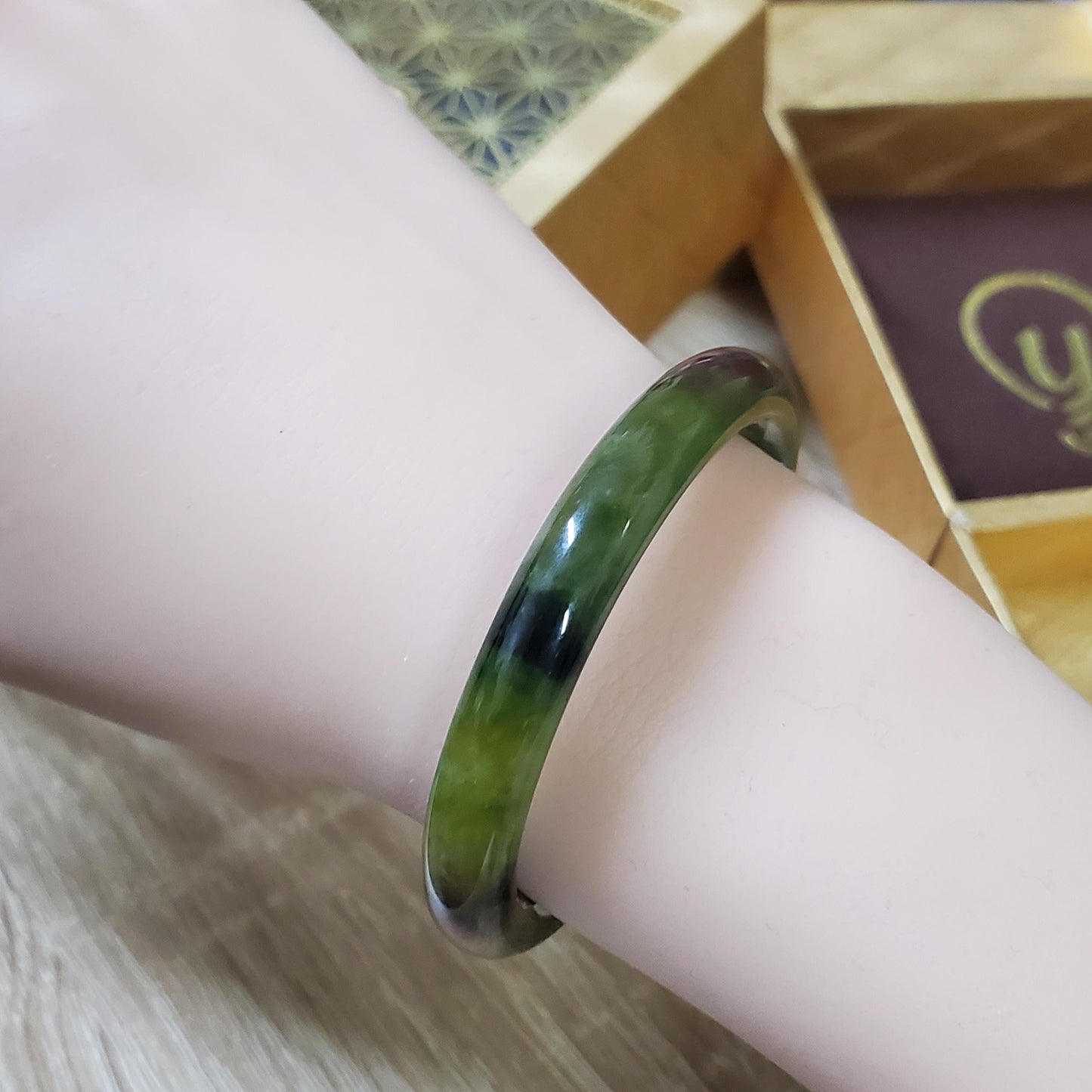 High Quality 48–72mm Jadeite Jade Green Floating Yellow Black YingMart Bangle Gift for Her Grandma Mom Sister Mens Feng Shui Personalized