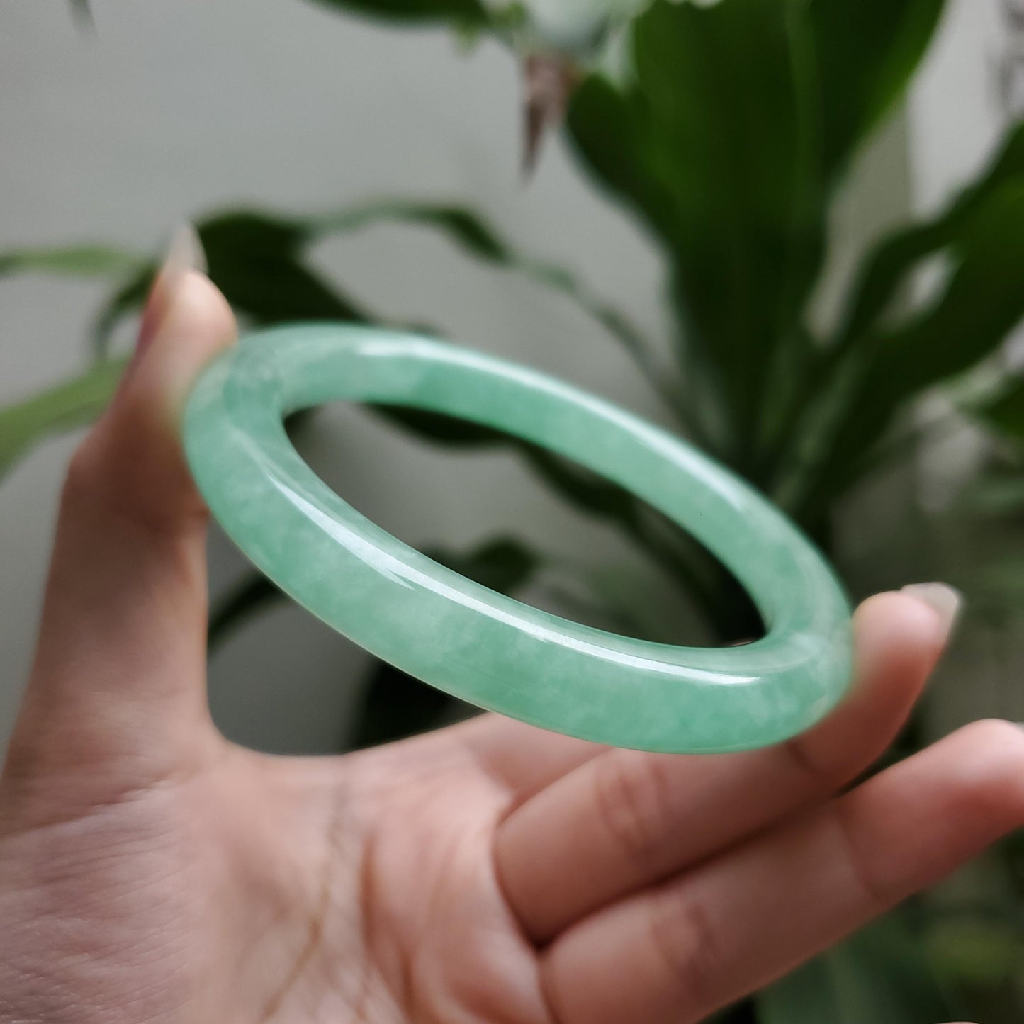 High Quality 48–72mm Jadeite Jade Light Green to Green YingMart Bangle Bracelets Gift for Her Mom Sister Grandma Feng Shui
