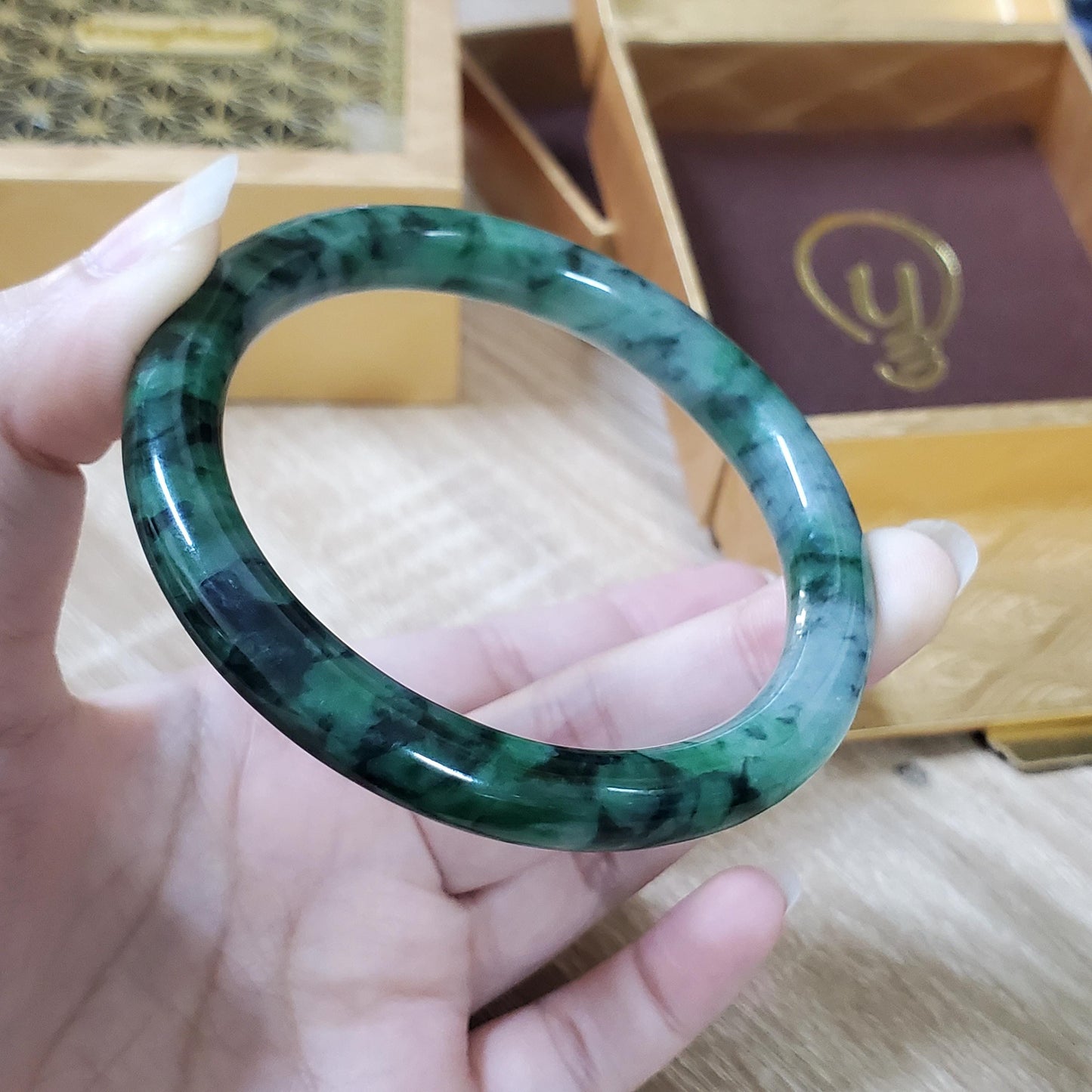 High Quality 48–72mm Jadeite Jade White to Green Black Veins YingMart Bangle Gift for Her Grandmother Sister Mom Mens Feng Shui