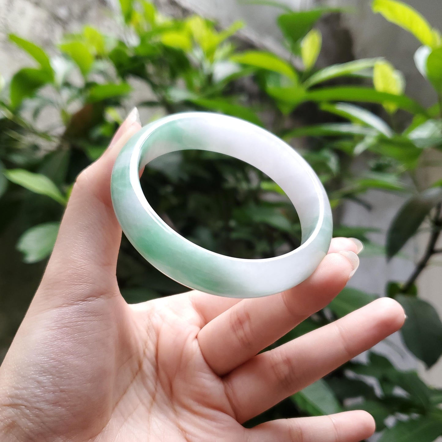 High Quality 48–72mm Jadeite Jade White Green YingMart Bangle Gift for Her Sister Mom Mens Grandma Feng Shui Personalized