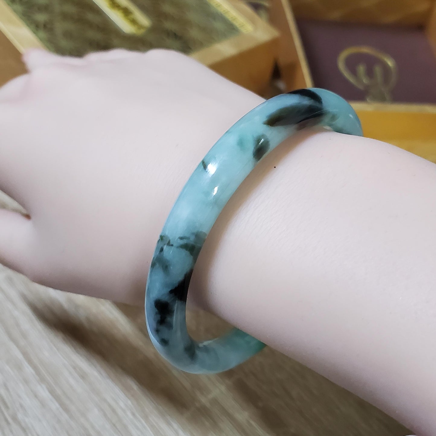 High Quality 48–72mm Natural-Colour Jade White Floating Green Black Veins Bangle Gift for Her Mom Grandma Feng Shui Personalized Jewelry