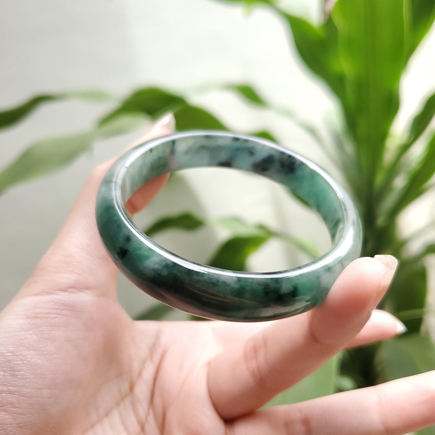 High Quality 48–72mm Natural-Colour Jade Green Bangle Gift for Her Mom Grandma Feng Shui Personalized Bracelets Jewelry