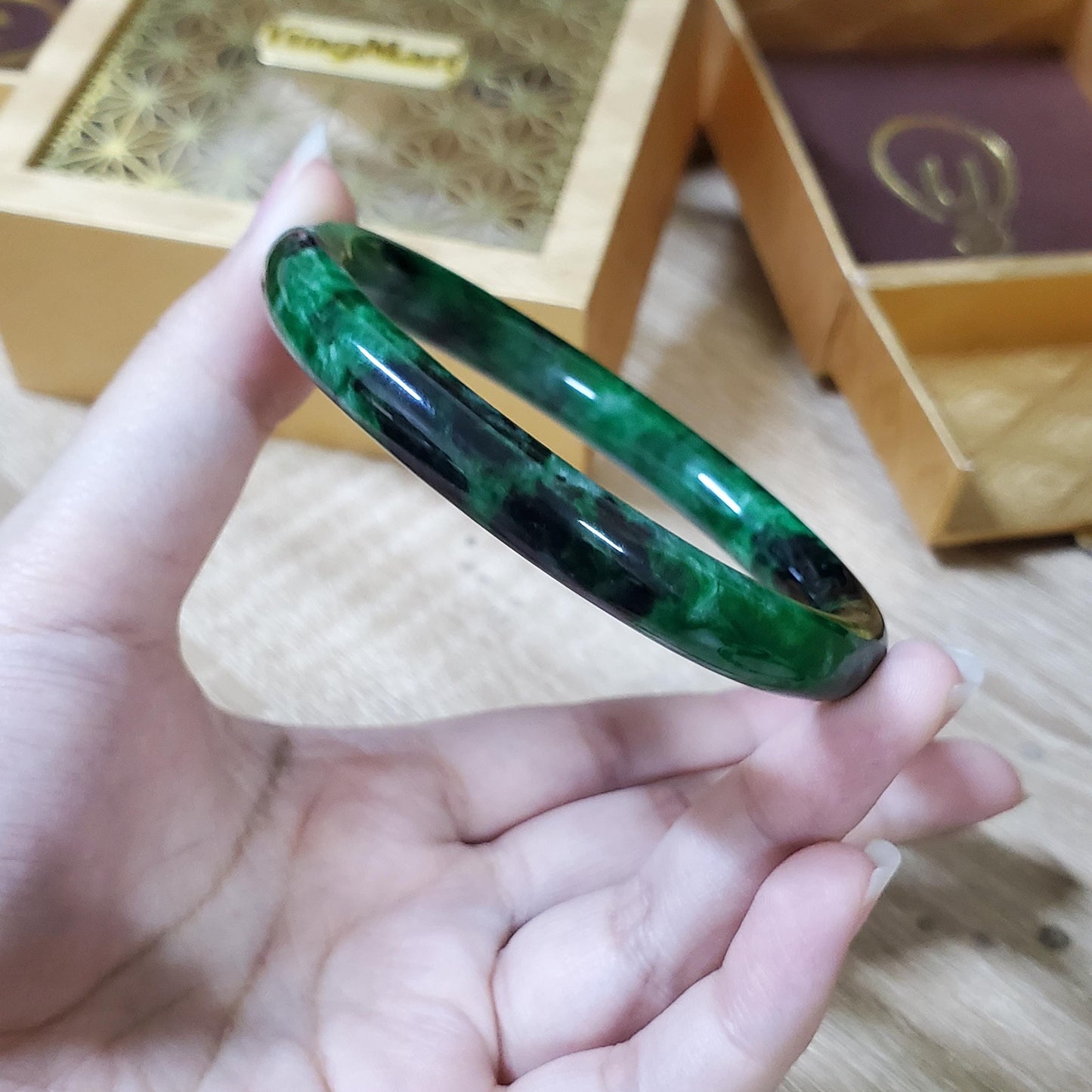 High Quality 48–72mm Jadeite Jade Green to Dark Green YingMart Bangle Bracelets Burmese Gift for Her Grandmother Sister Mom Mens Feng Shui