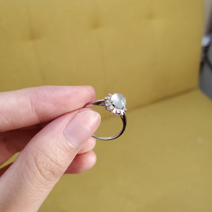 Yingmart luxury 18k white gold ovan white icy large burmese white jadeite jade a gems with real diamonds side stone , gift fo her, vintage