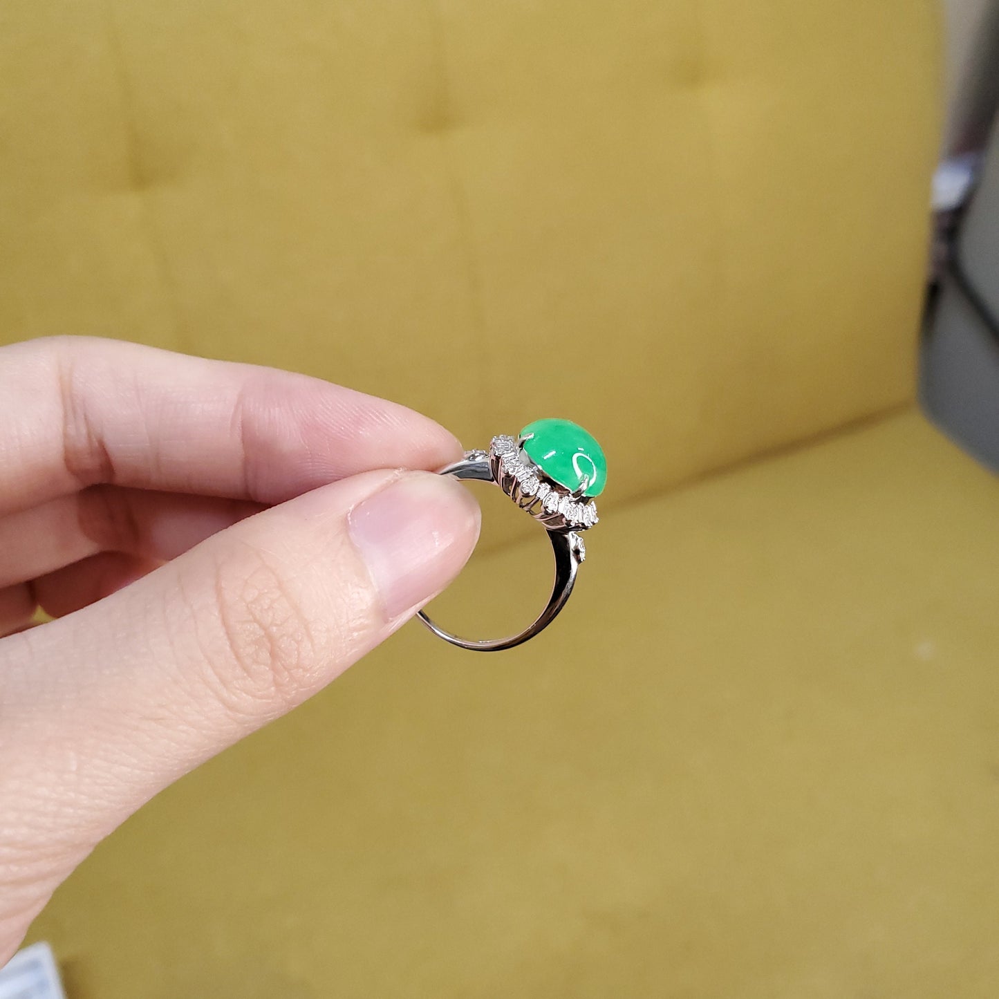 Yingmart luxury 18k white gold large round icy apple green burmese jadeite jade a gems with real diamonds side stone , gift fo her, vintage