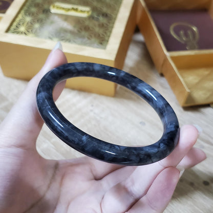 High Quality 48–72mm Jadeite Jade Grey White Black Bangle Gift for Her Grandma Mother Mens Sister Feng Shui Personalized