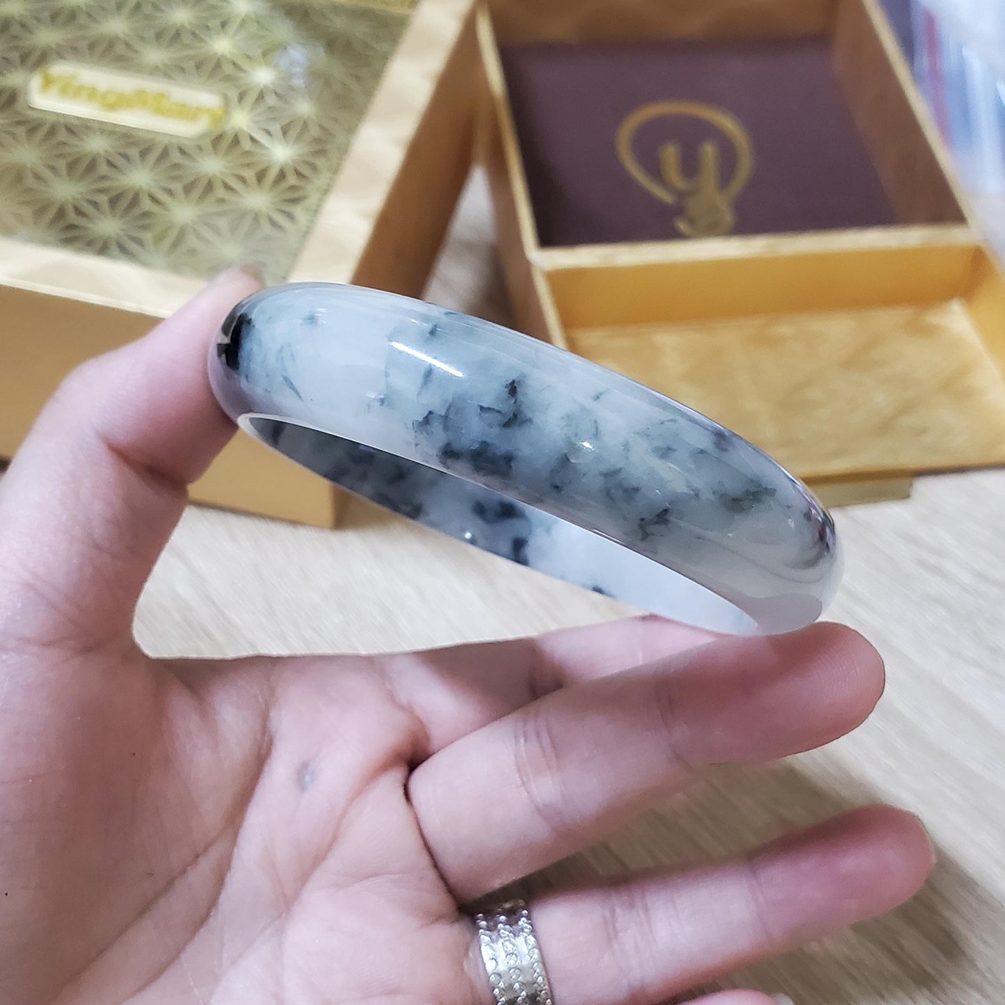 High Quality 48–72mm Jadeite Jade White Floating Black Veins YingMart Bangle Gift for Her Grandma Sister Mom Mens Feng Shui